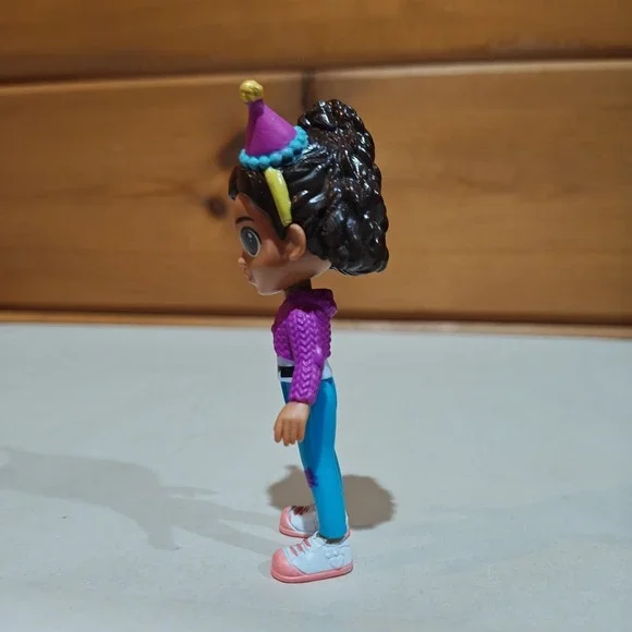 Gabby's Dollhouse Girl Doll Character Kids Toy 3.5" Birthday Party Hat Topper - Picture 2 of 6